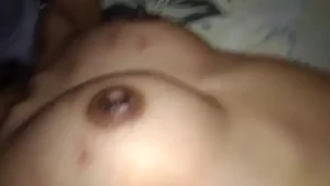 Lagi Tidur Digenjot Pacar dari Samping