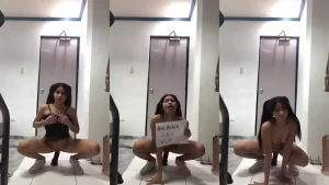 Bella Main Dildo Jumbo Di Kasur